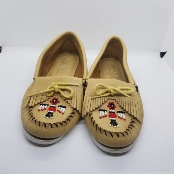 Minnetonka tan leather Thunderbird Boat Moc in Natural size 7 - Picture 1 of 9